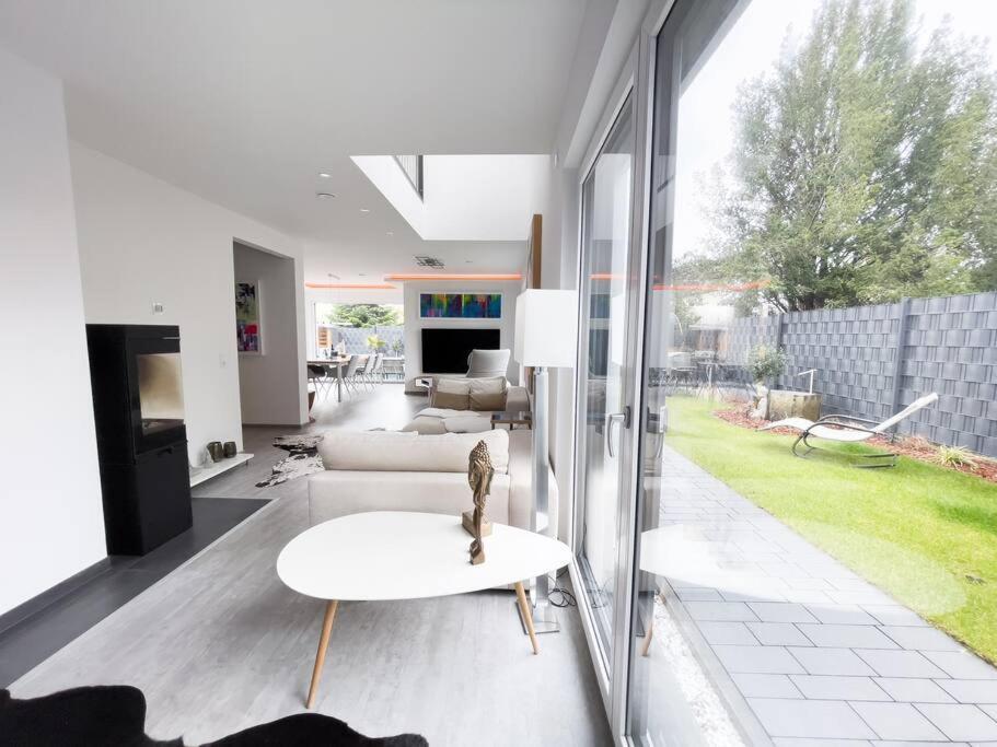 Villa Dreamy Vibes Mit Privatem Pool & Rheinblick Niederkassel Eksteriør bilde