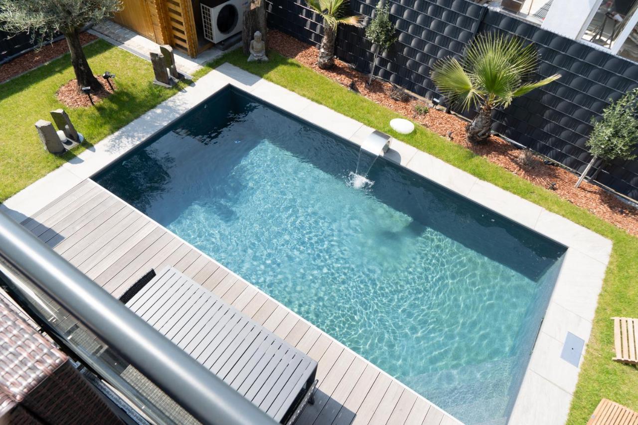Villa Dreamy Vibes Mit Privatem Pool & Rheinblick Niederkassel Eksteriør bilde