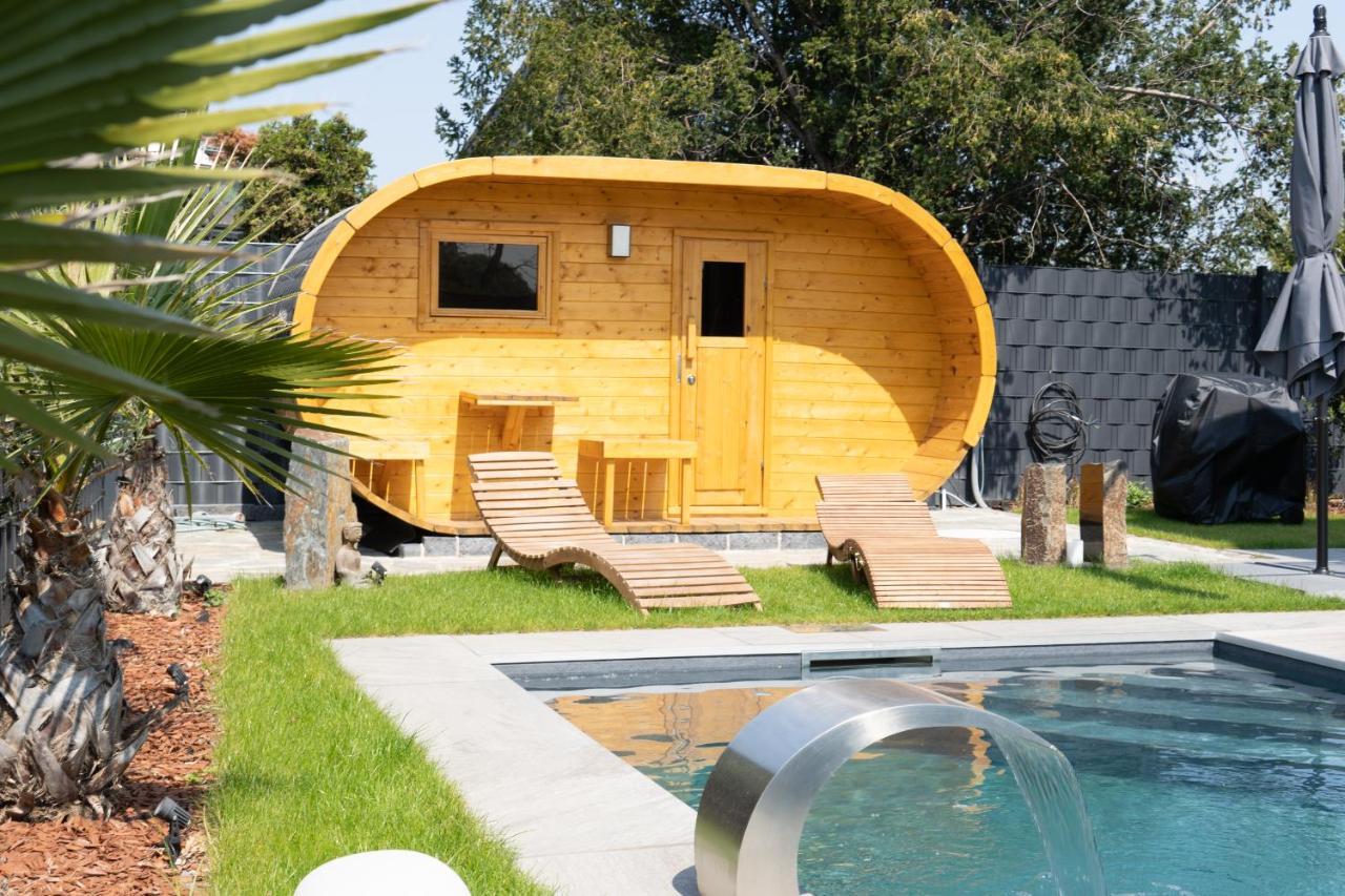 Villa Dreamy Vibes Mit Privatem Pool & Rheinblick Niederkassel Eksteriør bilde